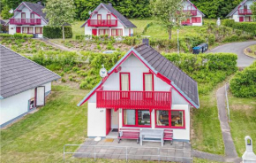  Three-Bedroom Holiday home with Lake View in Kirchheim/Hessen  Kemmerode